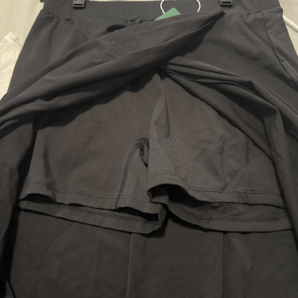HALARA Skirt with built in shorts, Size XS - Picture 2 of 3